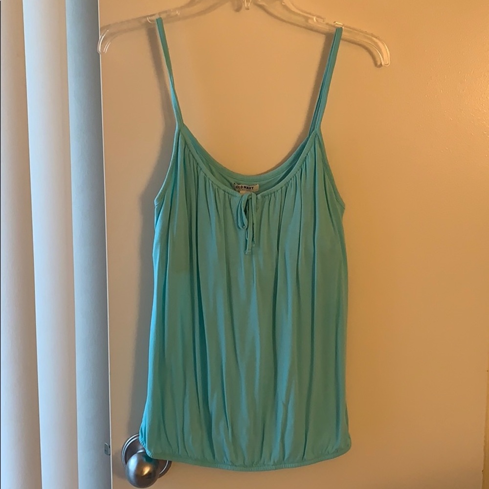 Women’s tank top w/ built in bra